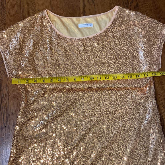 Medium Gold Sequins Relaxes Fit Short Sleeve Shirt - Picture 3 of 7